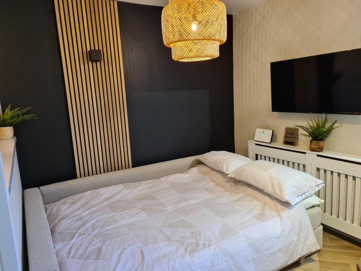 Modern 1 Bed Apartment Next To Beach And Golf Course Llanelli Kültér fotó